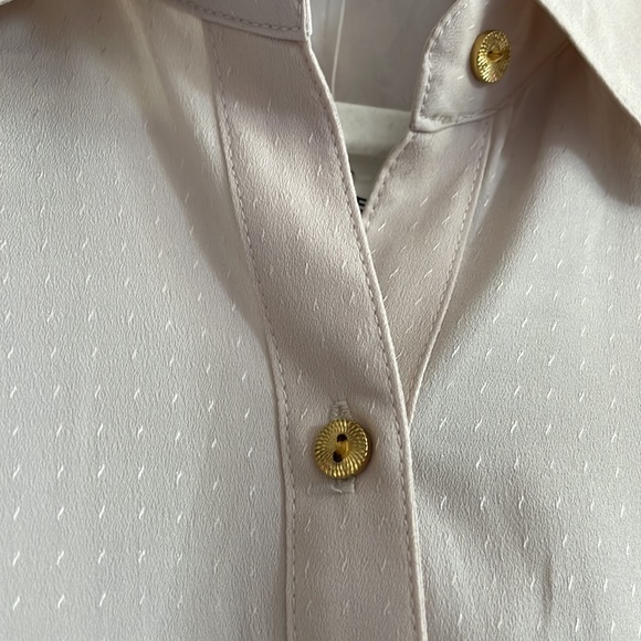 Express Ruffle Shoulder Short/Cap Sleeve Button-Up Shirt - Picture 3 of 10